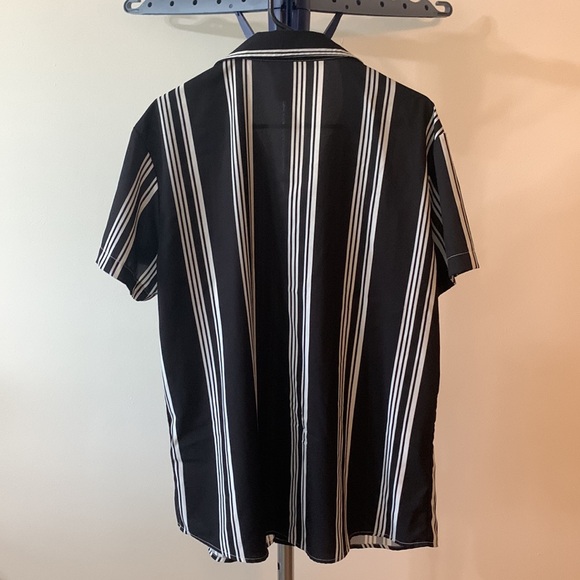 Men’s Button Up - Picture 2 of 2